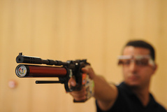 قهرمان تیراندازی تپانچه کشور: شغلم را به خاطر تیراندازی تعطیل کردم 