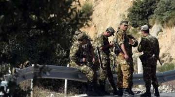 ارتش الجزایرموفق به کشف وانهدام یک باند تروریستی در کشور شد