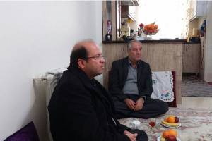 علی کفاشیان به دیدار خانواده هوادار فقید پرسپولیس رفت