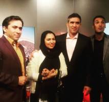 احمدرضا عابدزاده و همسرش در منزل مجری معروف/ عكس