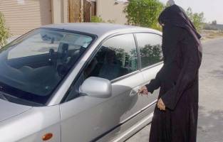 زنان عربستان رای دادند اما هنوز اجازه رانندگی ندارند