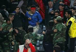 رویارویی سیاه جامگان و ذوب آهن کار را به قضاوت پلیس کشاند