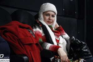 تیپ زمستانی اکرم محمدی در اکران فیلم در مدت معلوم!