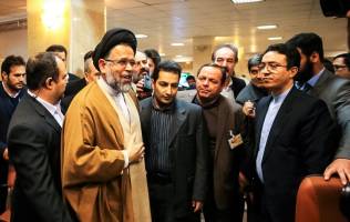 نباید بحث شورای رهبری مطرح شود