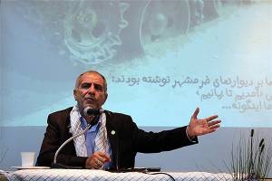 عده‌ای برای ولایت شمشیر کشیده‌اند