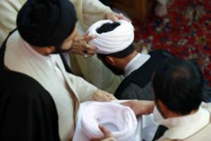 مراسم عمامه گذاری طلاب در قم (عکس) 