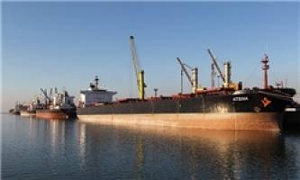 ثبت رکورد بی‌سابقه تخلیه مواد فله در منطقه ویژه اقتصادی بندر امام خمینی(ره)