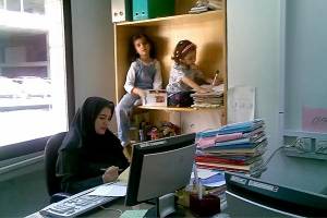 بیکاری 50 هزار نفر زنان از به‌دلیل اخراج، حقوق اندک و ...