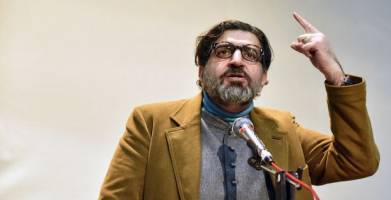 باید با صداقت در انتخابات حاضر شد