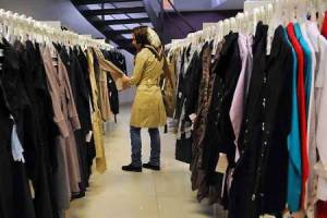 دردسری که دختر20ساله از طریق مدل شدن در یک مانتوفروشی برای خودش درست کرد