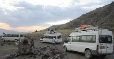 زخمی شدن 17 مسافر ایرانی در پی واژگونی ون ترکیه‌ای
