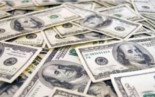 دلار آمریکا 3708 تومان / یورو 4007 تومان 