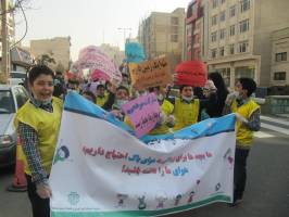 دانش آموزان معترض: از خودروی شخصی کمتر استفاده کنید 