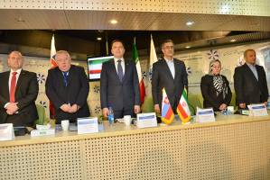 مشتاق گسترش روابط با ایران هستیم