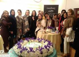 سلفی جمعی بازیگران زن در افتتاحیه یک فروشگاه لوازم آرایشی!