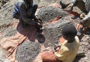 استفاده از کودکان برای کار توسط زنجیره تامین اپل، سامسونگ و سونی!