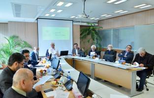 آیا نماینده منتخب مودی وکیل مدافع اوست؟