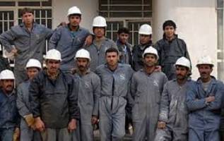   تجمع کارکنان پتروشیمی‌های ماهشهر، عسلویه و هلدینگ خلیج فارس مقابل مجلس