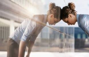 10 راهکار برای مبارزه با خستگی بعدازظهر 