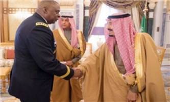 دیدار فرمانده ستاد مرکزی ارتش آمریکا با ملک سلمان+ عکس