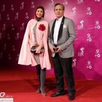 پوشش قابل تامل خانم بازیگر در مراسم افتتاحیه سی‌ و‌ چهارمین جشنواره فیلم فجر!