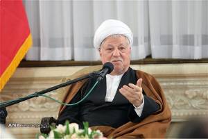 هاشمی رفسنجانی: صلاحیت خود را از کجا آورده‌اید که صلاحیت شخصیتی اشبه به امام را قبول نمی‌کنید؟