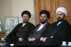 نوادگان احراز صلاحیت نشده امام (ره) در یک قاب