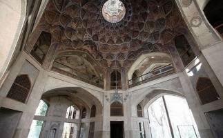  یکی از فرح انگیز ترین بناهای ایران در اصفهان