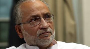  رد صلاحیت‌شده‌‌ها با گذشت در صحنه بمانند