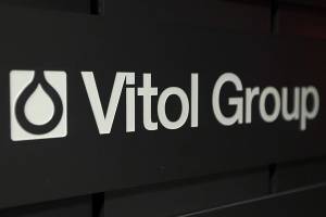 آغاز خرید نفت ایران توسط ویتول 