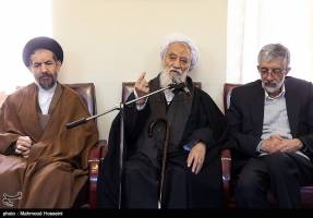 کاندیداهای لیست اصولگرایان تهران با آیت‌الله موحدی کرمانی دیدار کردند 