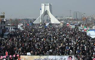 حضور پر شکوه ملت غیور در راهپیمایی ۲۲ بهمن نشانه شکست توطئه دشمنان بود