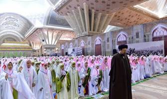 عکس: اقتدا به سیدحسن خمینی در جشن تکلیف دختران 