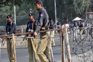سه افسر پلیس در پاکستان به ضرب گلوله افراد ناشناس کشته شدند