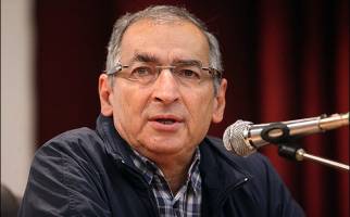 صحنه را نباید خالی کرد