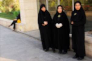 زنان گشت ارشاد در پیست اسکی 
