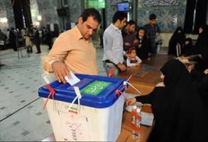 کارگاه آموزشی نمایندگان فرماندار آبادان در شعب اخذ رای برگزار شد