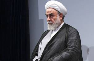 آیت الله طبسی محاسنتش را در راه خادمی امام رضا(ع) سفید کرده است