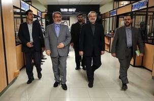لاریجانی از ستاد انتخابات کشور بازدید کرد