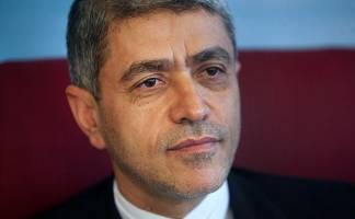 وزیر اقتصاد قدرت مانور ندارد