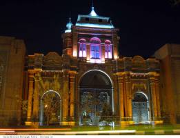 بنایی همدوره با سر در باغ ملی تهران