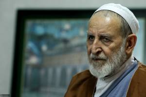 نظارت مجلس خبرگان بر رهبر در طول رهبری وی قرار دارد نه در عرض آن