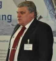 حدود 10 کشور خارج از سوئیفت هستند