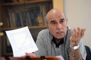 دولت در قیمت گذاری خودرو دخالت نکند