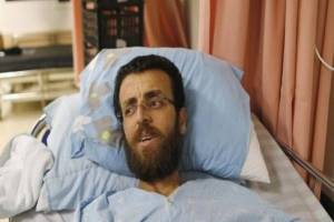 حمله دو صهیونیست به اتاق «محمد القیق» در بیمارستان عفوله