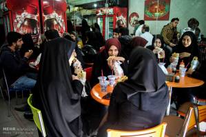 سر وقت غذا بخورید تا سالم بمانید