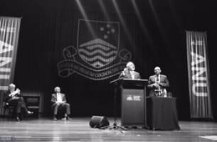 حاشیه نگاری از سخنرانی ظریف در استرالیا