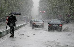 بارش خفیف برف در هراز و چالوس و بارش باران در ۱۲ استان