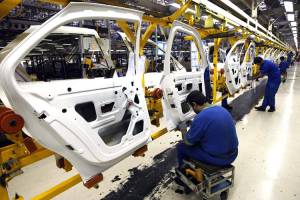 انتقاد شدید رئیس انجمن حمایت از مصرف کننده از خودروسازان داخلی 