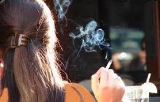 زنان سیگاری زودتر از مردان سیگاری به سرطان ریه مبتلا می‌شوند 